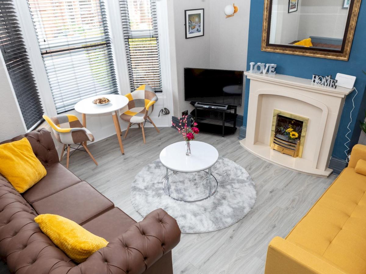 Pass The Keys Amazing, Newly Renovated 5Bedroom House Sleeps 10 Скарбъро Екстериор снимка