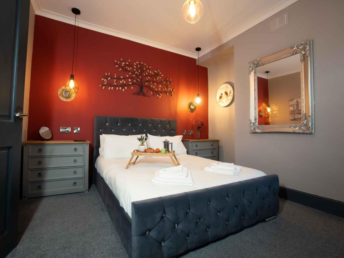 Pass The Keys Amazing, Newly Renovated 5Bedroom House Sleeps 10 Скарбъро Екстериор снимка