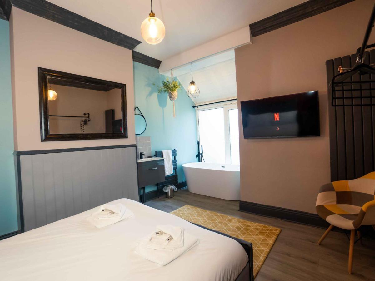Pass The Keys Amazing, Newly Renovated 5Bedroom House Sleeps 10 Скарбъро Екстериор снимка