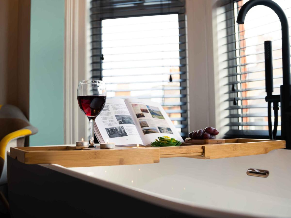 Pass The Keys Amazing, Newly Renovated 5Bedroom House Sleeps 10 Скарбъро Екстериор снимка