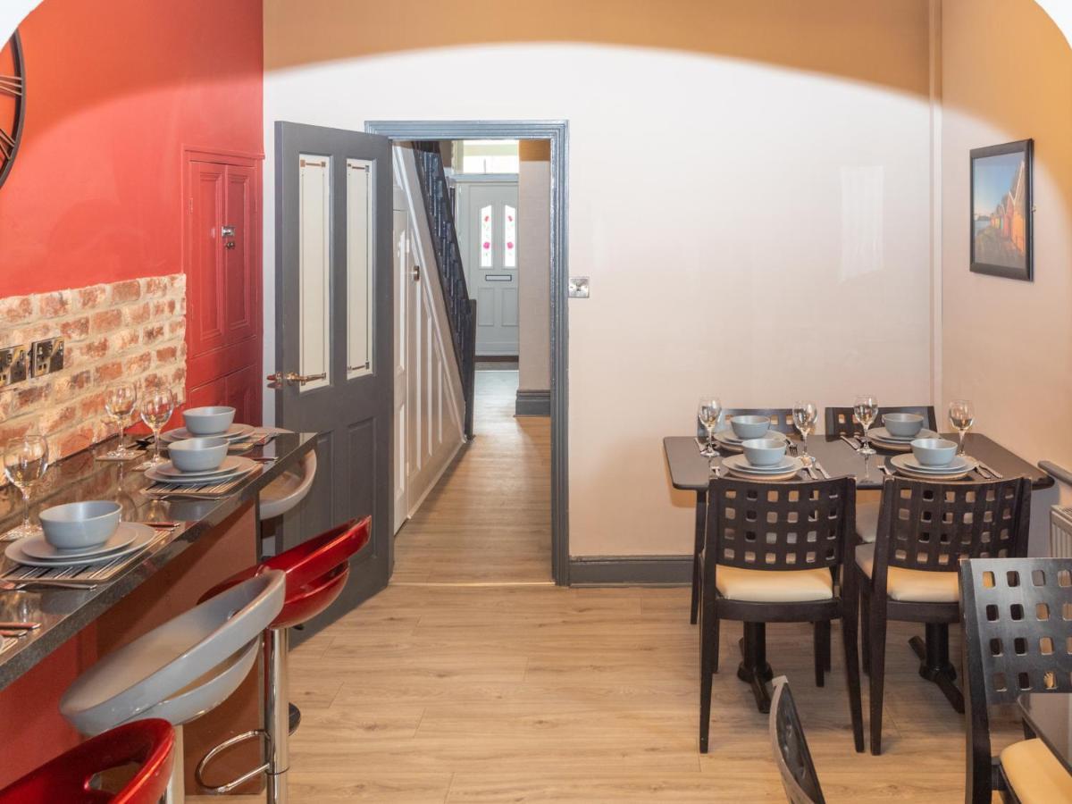 Pass The Keys Amazing, Newly Renovated 5Bedroom House Sleeps 10 Скарбъро Екстериор снимка