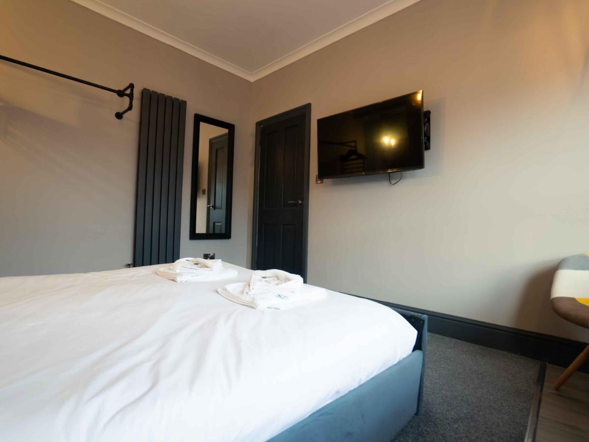Pass The Keys Amazing, Newly Renovated 5Bedroom House Sleeps 10 Скарбъро Екстериор снимка