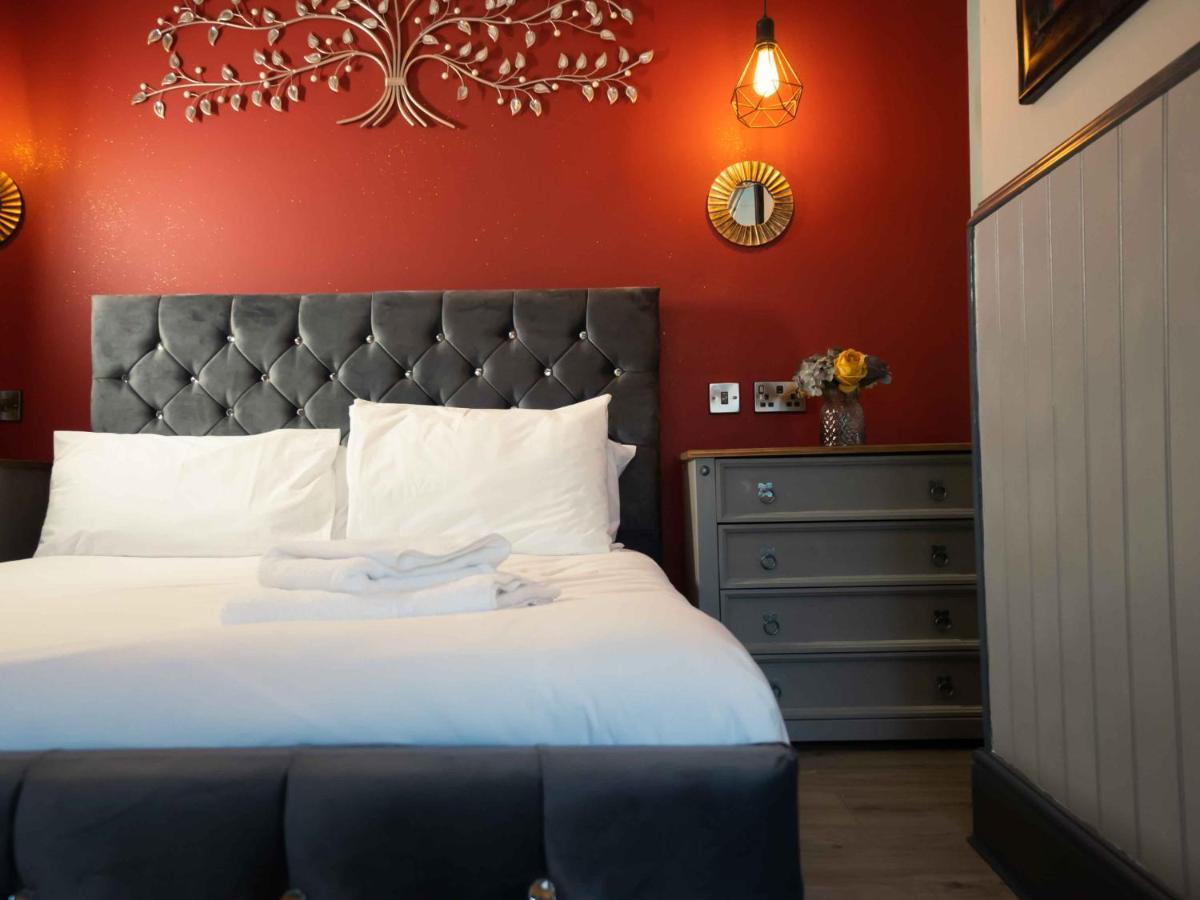 Pass The Keys Amazing, Newly Renovated 5Bedroom House Sleeps 10 Скарбъро Екстериор снимка