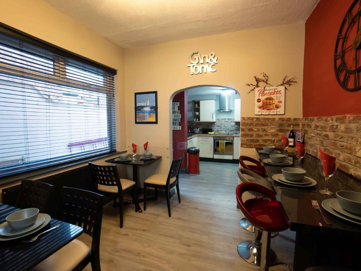 Pass The Keys Amazing, Newly Renovated 5Bedroom House Sleeps 10 Скарбъро Екстериор снимка