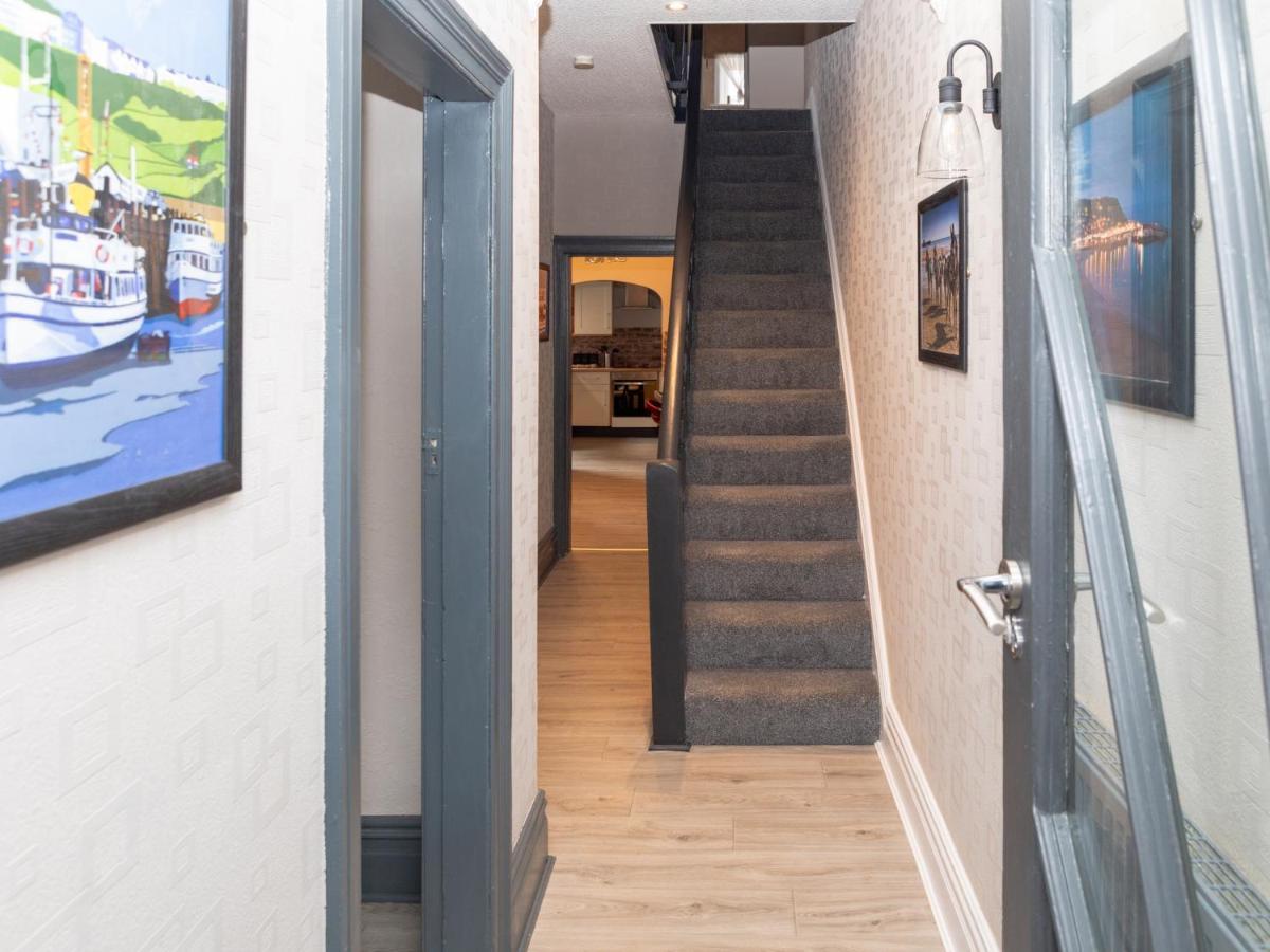 Pass The Keys Amazing, Newly Renovated 5Bedroom House Sleeps 10 Скарбъро Екстериор снимка