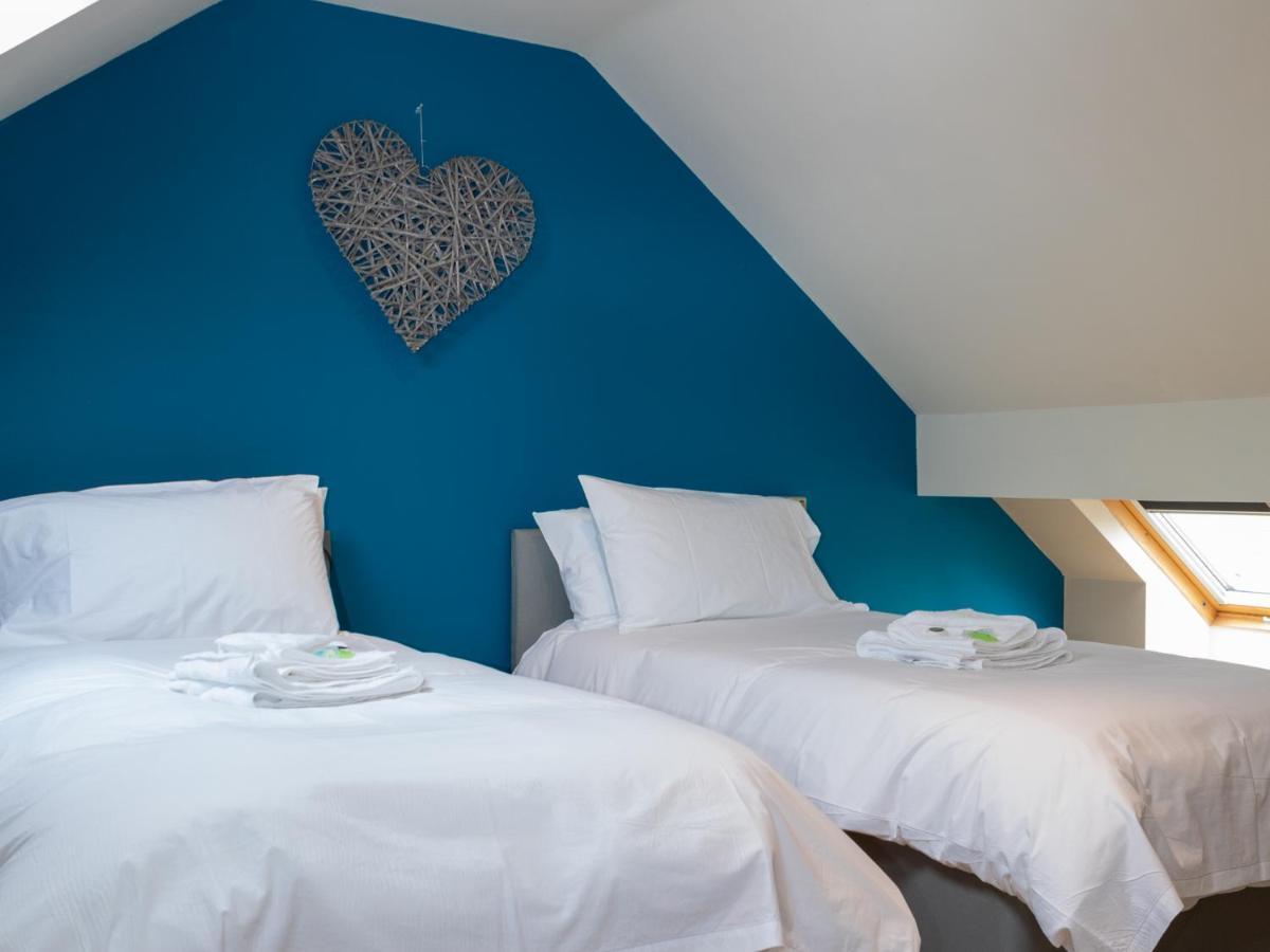 Pass The Keys Amazing, Newly Renovated 5Bedroom House Sleeps 10 Скарбъро Екстериор снимка