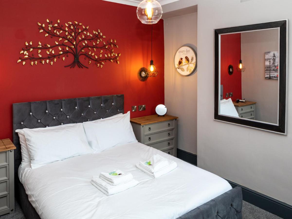 Pass The Keys Amazing, Newly Renovated 5Bedroom House Sleeps 10 Скарбъро Екстериор снимка